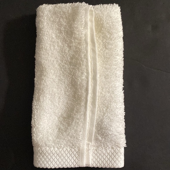 Southern Living PORTUGAL L-TOP-TIP TOPIARY FINGER
TIP 12” x 18”, 100% COTTON NWT - Picture 4 of 6